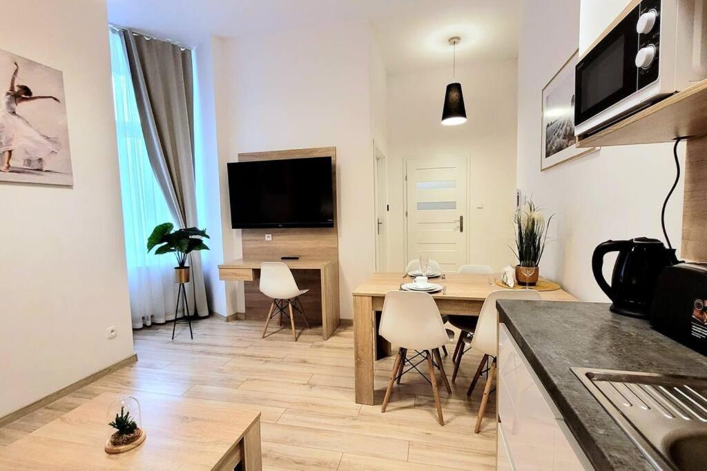 Golden Apartment Bosacka Krakow Old Town 2 Rooms Bagian luar foto